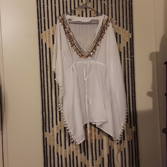 Flawed Cute Swimsuit cover up - Picture 5 of 5